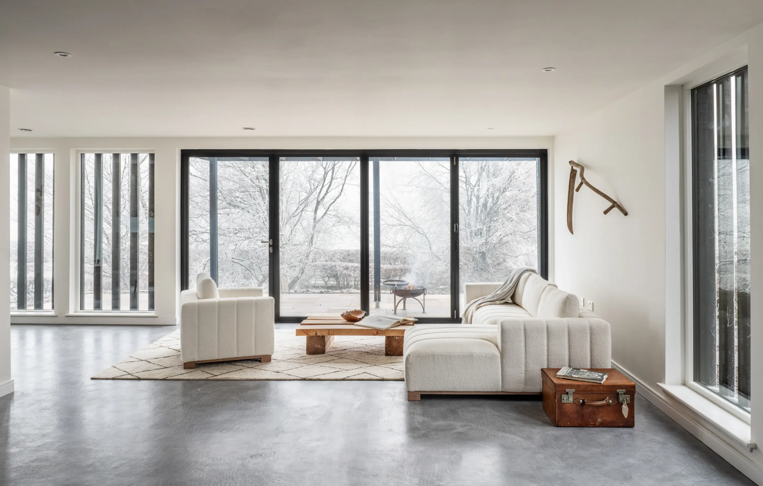 Black and Stone - Interior