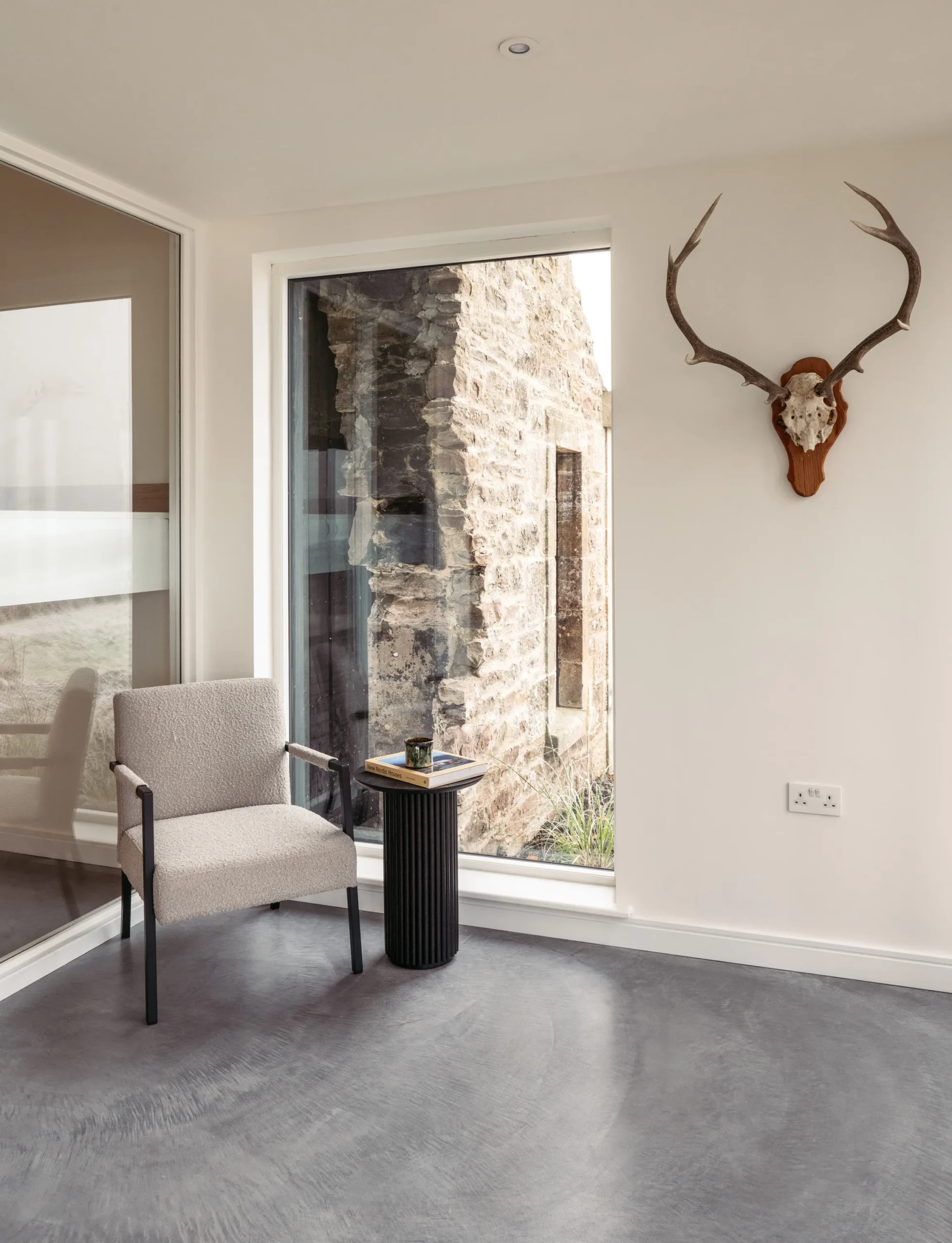 Black and Stone - Interior