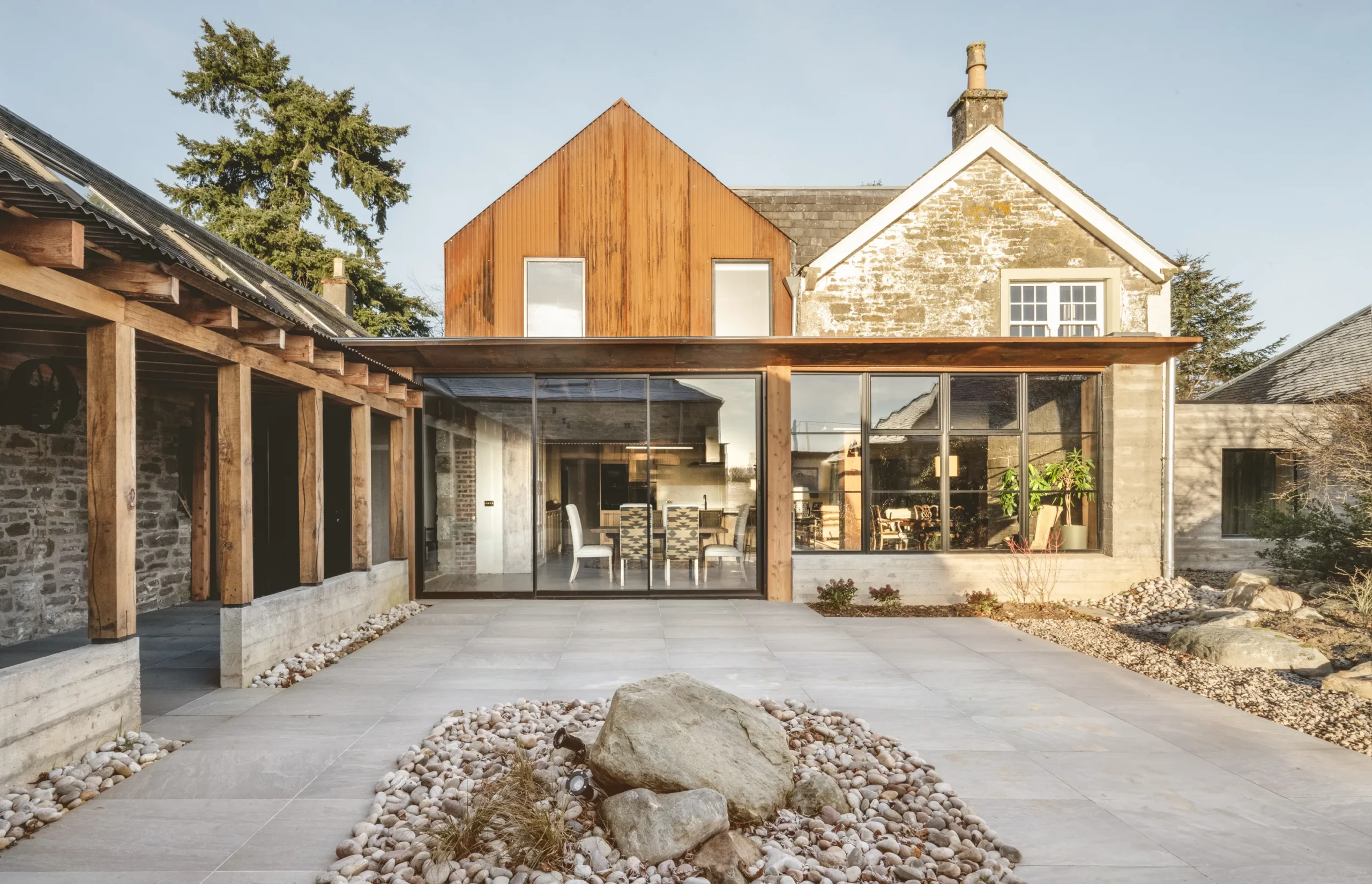 Rusty Oak - Exterior