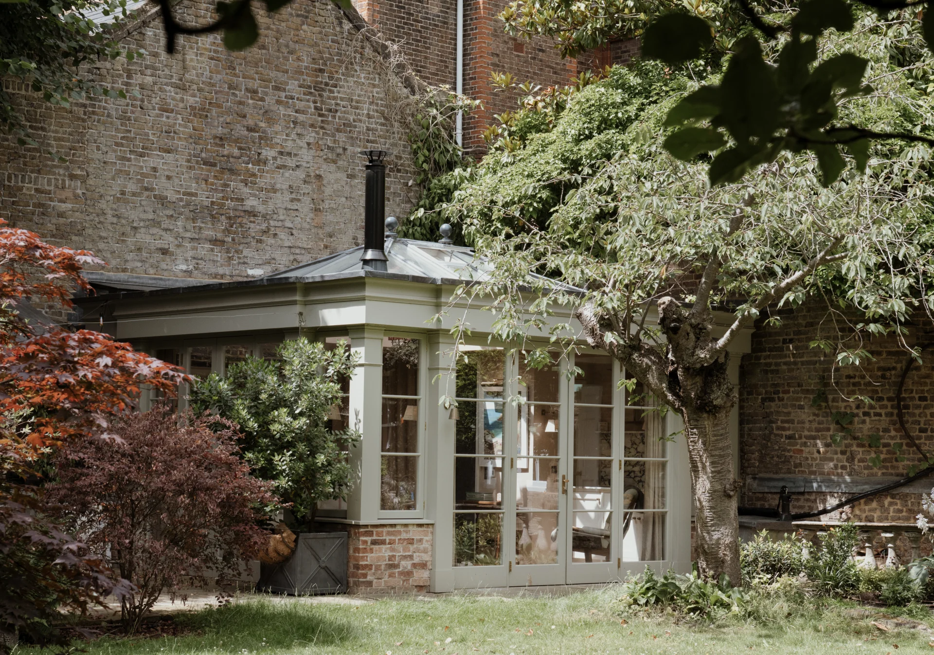 Tudor Lime - Exterior