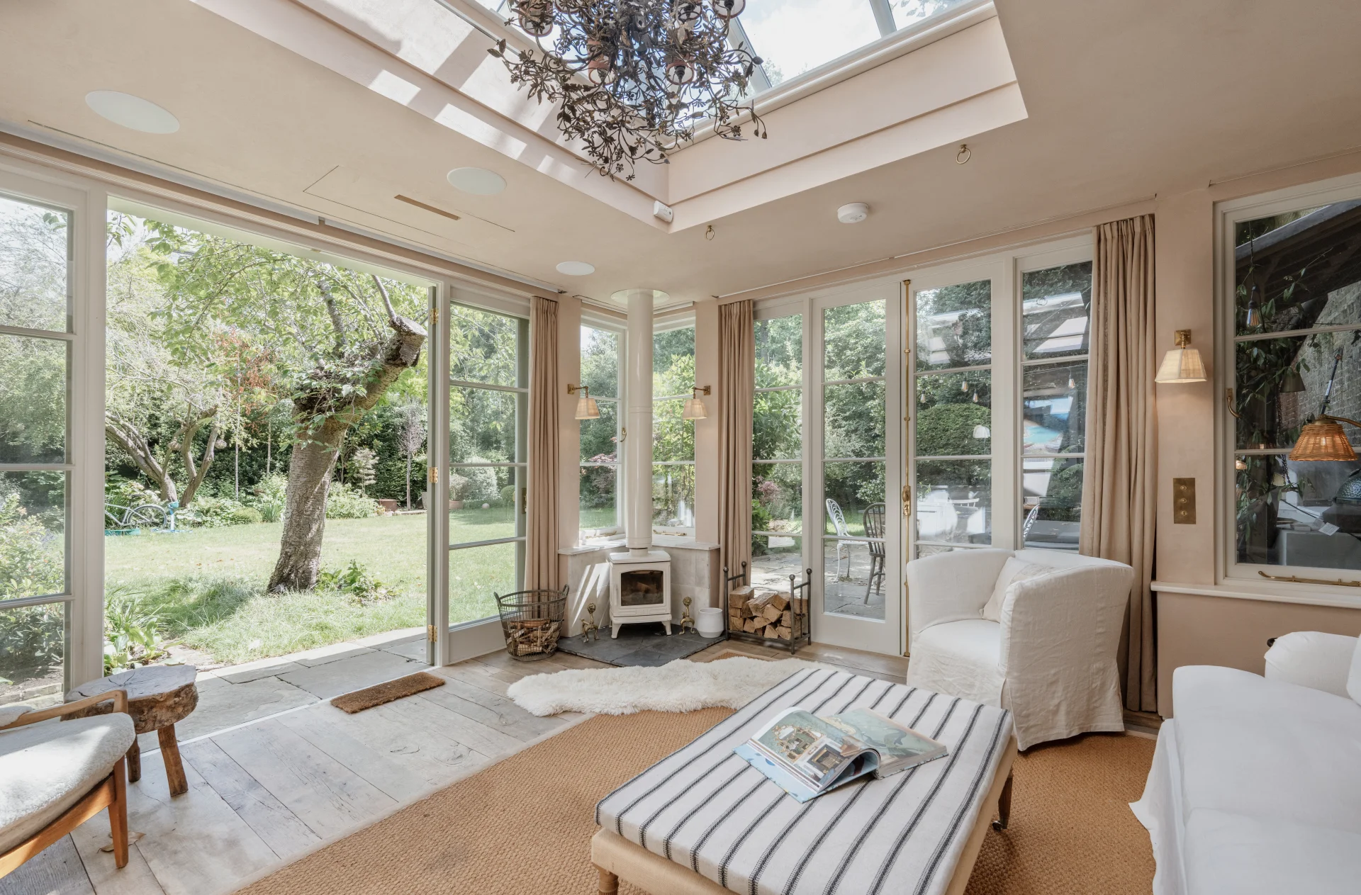 Tudor Lime - Interior