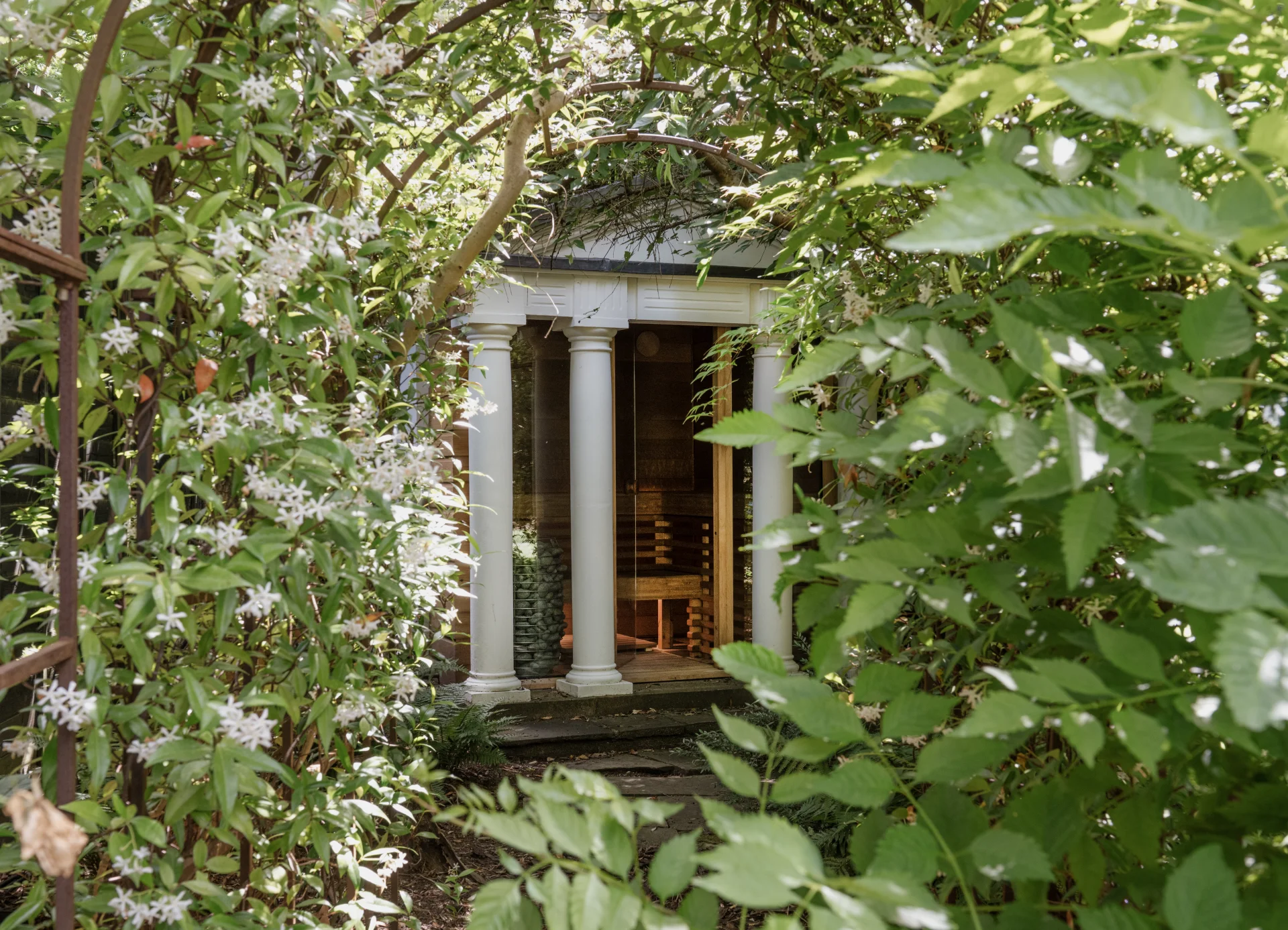 Tudor Lime - Exterior