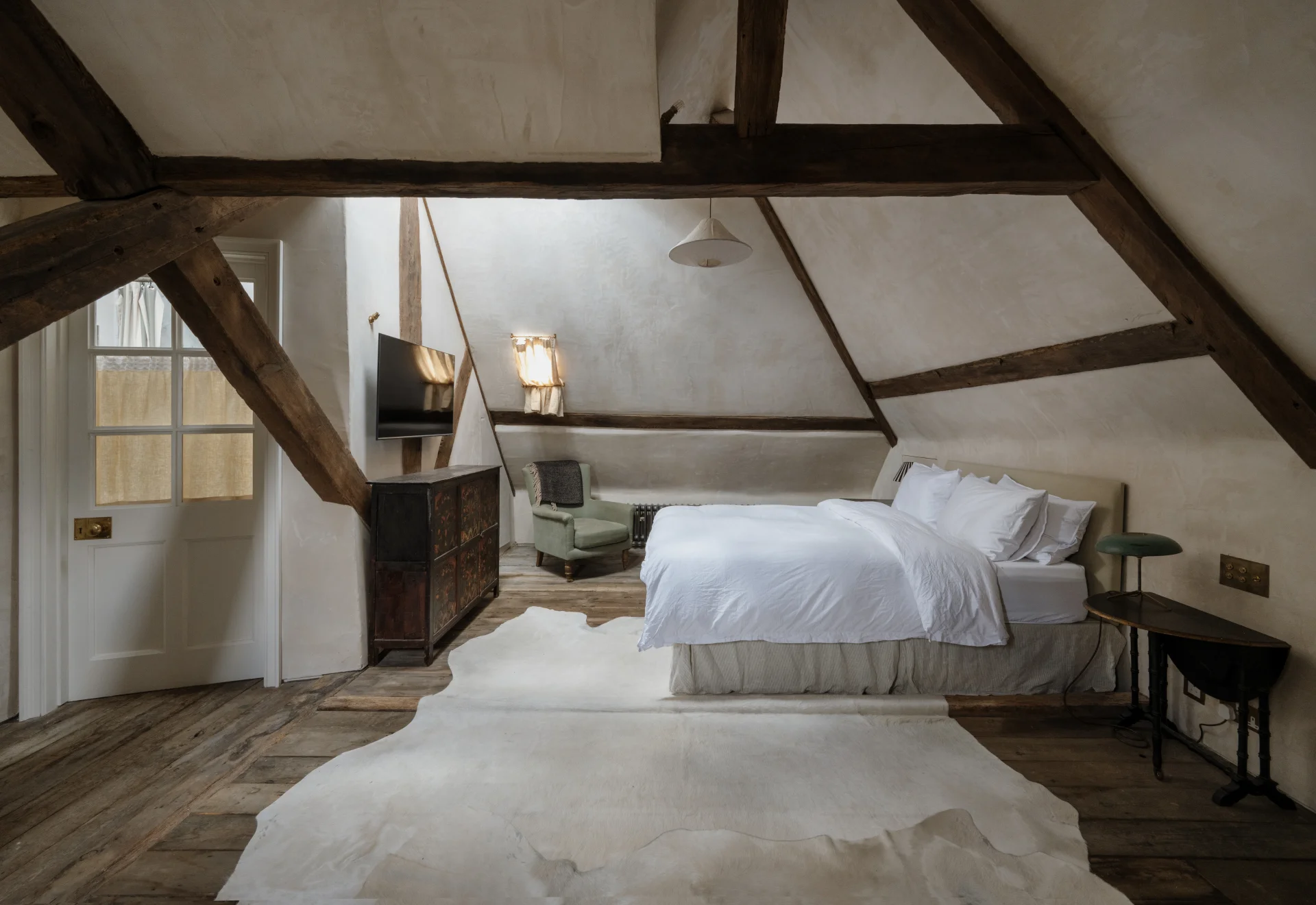 Tudor Lime - Interior